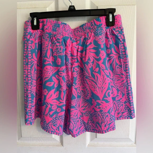 NWT Lilly Pulitzer Neilah Shorts Size: M - Picture 2 of 6